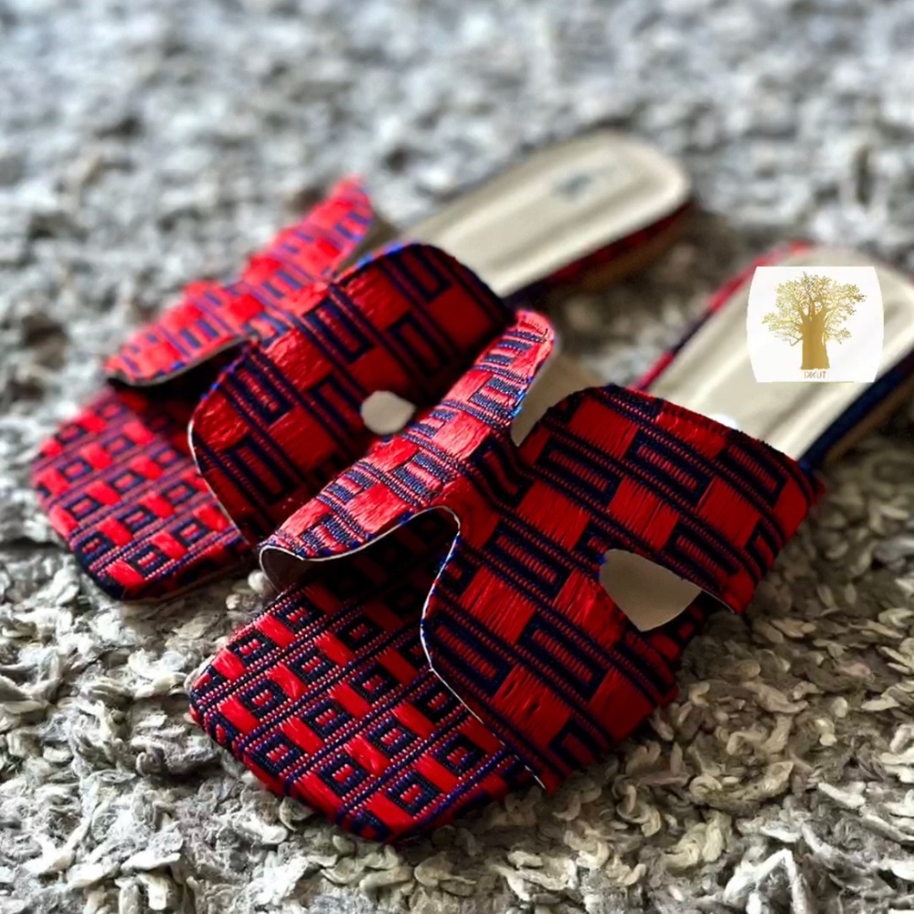 TUKKI Sandals
